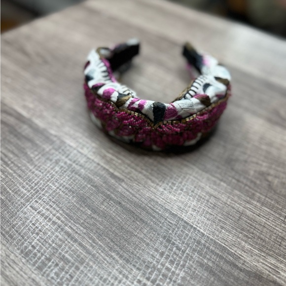 gabby vilchiz Accessories - Stylish Pink and White Headband
